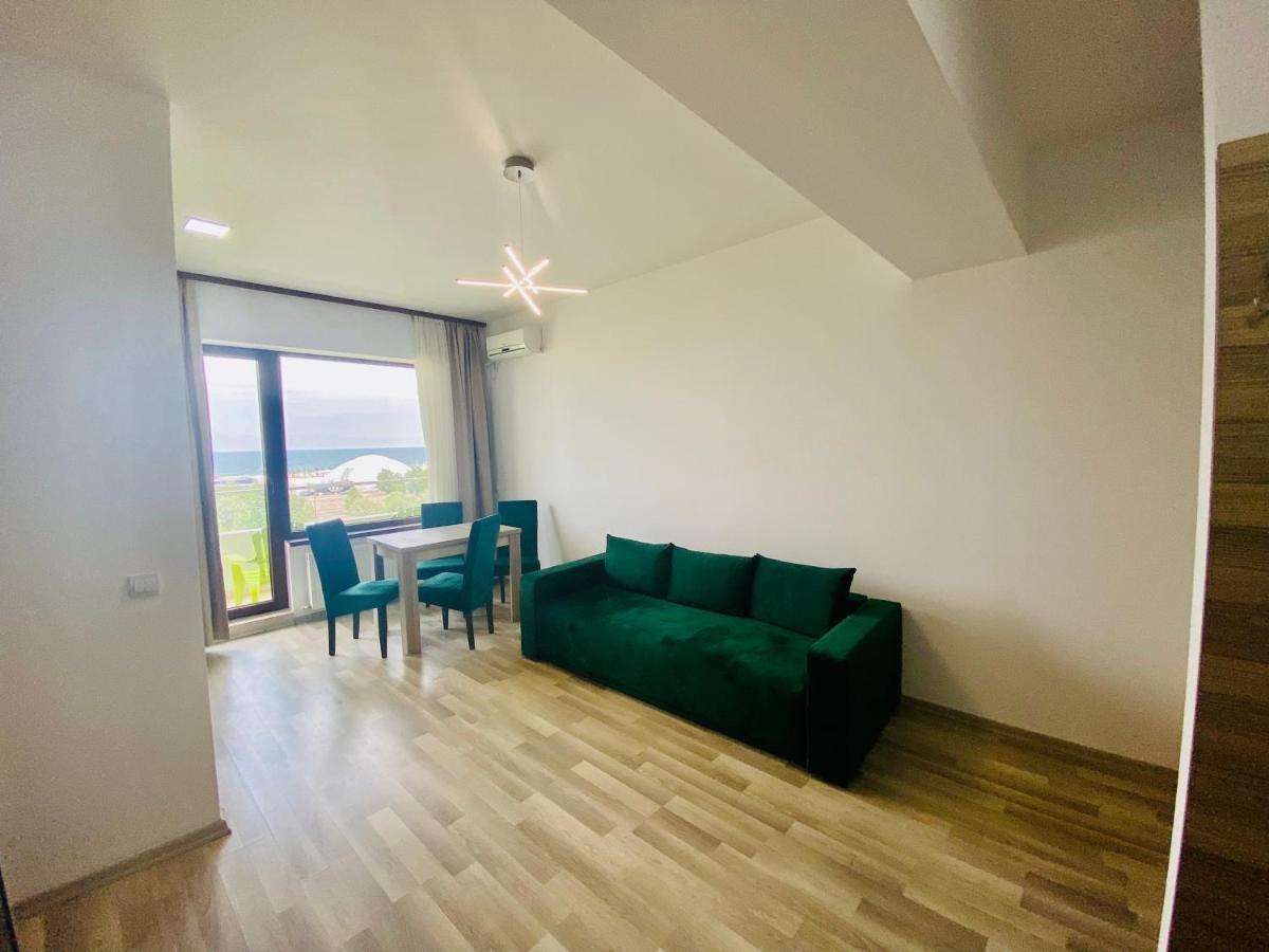 GH Summerland Mamaia Bagian luar foto