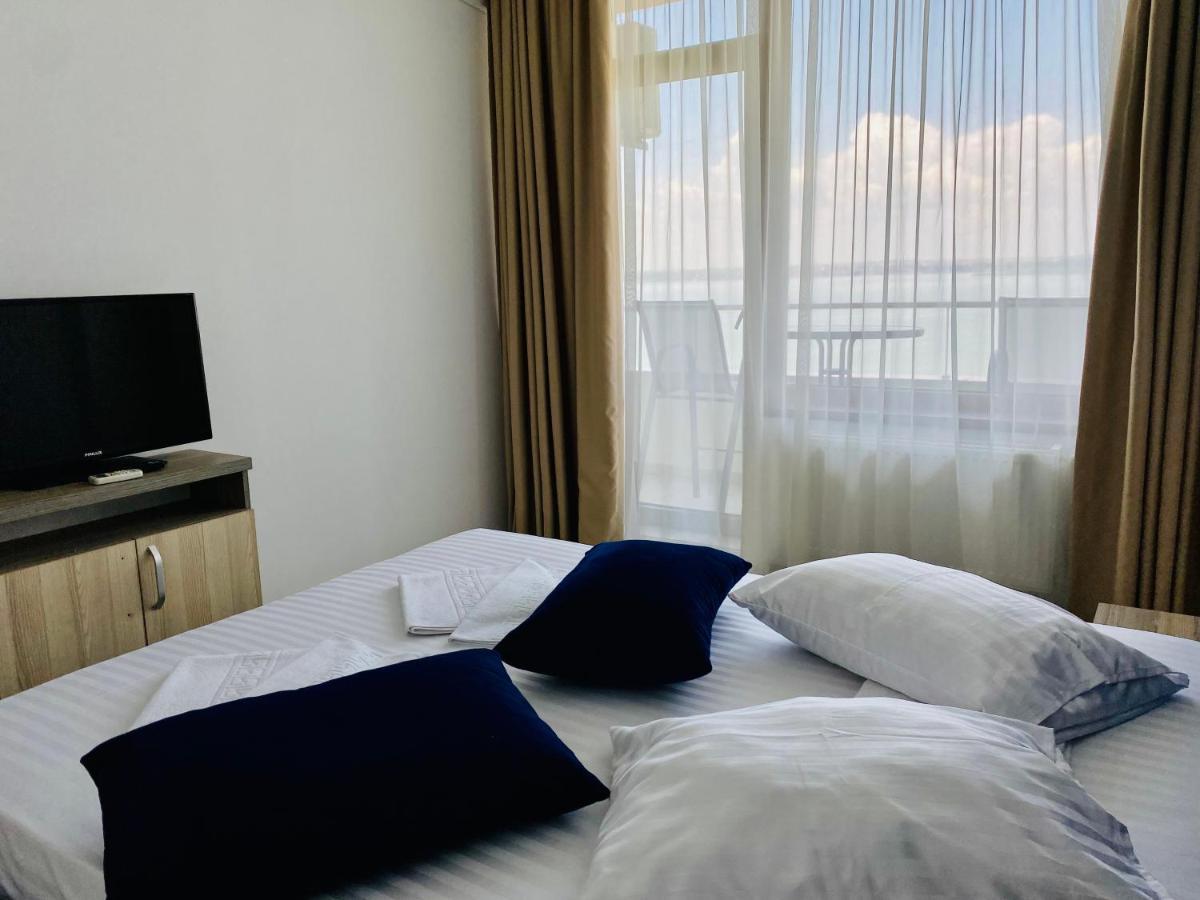 GH Summerland Mamaia Bagian luar foto