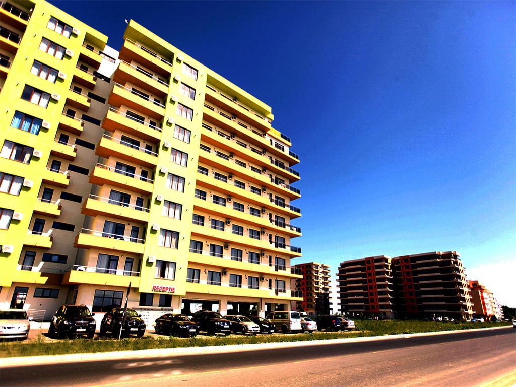 GH Summerland Mamaia Bagian luar foto